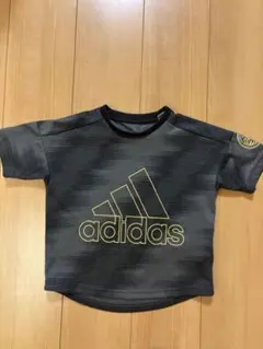 adidas⭐︎Tシャツ　120㎝