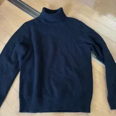 UNIQLO 黒 タートルネックセーター S
