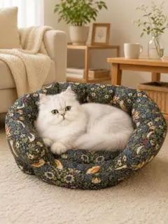 ウィリアムモリス いちご泥棒 ペットベッド 猫犬兼用 ウィリアムモリス いちご泥棒 ペットベッド 猫犬兼用 - メルカリ