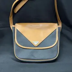 P*e様 【used】イヴ・サンローラン　ショルダーバッグ　レザー　ブラック　ブ