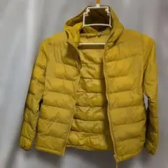 150 ユニクロ　中わた入りジャンパー　イエロー