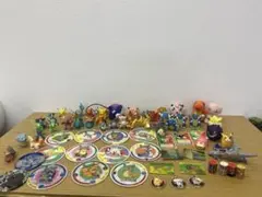 【希少】初代ポケモングッズ　フィギュア　メンコ　カード　消しゴム　ボール　まとめのサムネイル