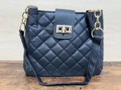 新品 ブラック キルティング トートバッグ ゴールドチェーン レディース　バッグ