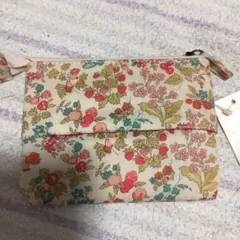 新品未使用リバティ　ティッシュケース
