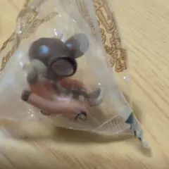 未開封　ディズニー　三角パック入り　ミニフィギュア　バンビ