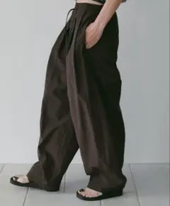 anuke*Volumetuck Cocoon Pants - メルカリ
