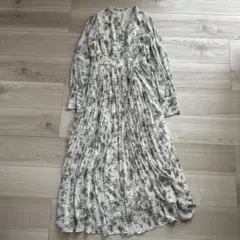 natural beauty basic花柄長袖ワンピース