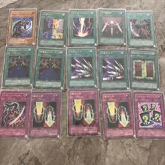 【極美品クラス】遊戯王 2期 豪華8枚まとめ売り 格子シク3枚含む 千年の盾 他 極美品クラス】遊戯王 2期 豪華8枚まとめ売り 格子シク3枚含む 千年の