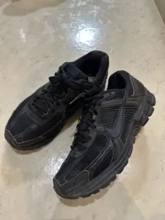 27.0cm ナイキ ズーム ボメロ5 トリプルブラック NIKE