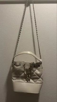 SHEIN ホワイト　キルティング　ショルダーバッグ