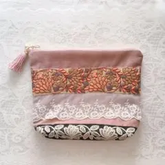インド刺繍リボンの大きめポーチ マチあり ⋈*。アンティークフラワー ⋈*。