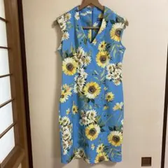 ひまわり柄ノースリーブひざ丈ワンピース