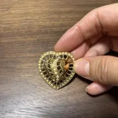 ニナリッチ ハート型ゴールドブローチ