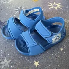 adidas サンダル　13cm