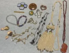 アクセサリー　まとめ売り　16点　ネックレス　イヤリング　ブローチ