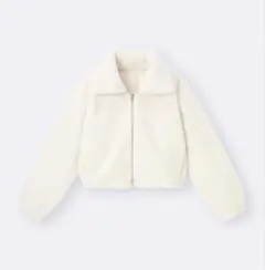 タグ付き　GU フラッフィーブルゾン