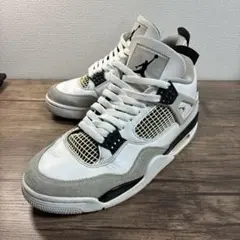 Air Jordan 4 "Military Black"のサムネイル