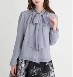 【CELFORD】シフォンボウタイブラウス　ブルーのサムネイル
