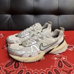 NIKE V2K