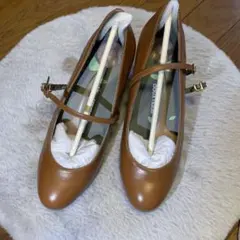 新品　ブラウン ストラップ付きパンプス　24.5㎝