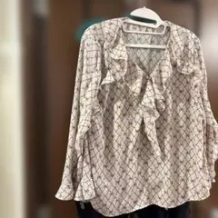 アンドラブ❤️リボン柄 フリルブラウス 長袖美品更にお値下げのサムネイル