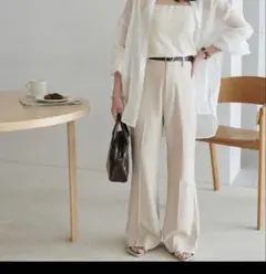 【新品未使用、お値段相談可】DISCOAT フレアパンツ アイボリー