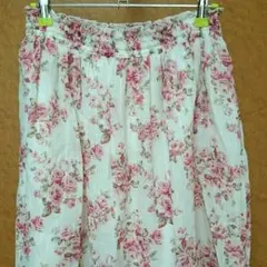 L'EST ROSE 花柄 バラ スカート ウエストゴム ミニ 膝上