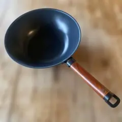 黒い中華鍋30cm木製ハンドル付きのサムネイル