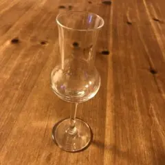 チューリップ　グラス