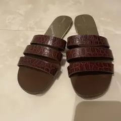 ZARA ダークブラウン フラットサンダル
