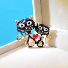 黒猫のブローチ 2匹の猫 ハート付き