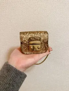 FURLA お呼ばれゴールド グリッター ポシェット