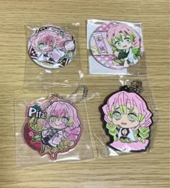 鬼滅の刃 甘露寺蜜璃 4点セット 缶バッジⅹ2＆ストラップⅹ2