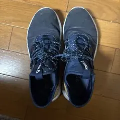 Reebok ネイビー スニーカー