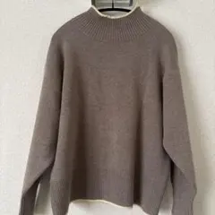 美品　　YAMADAYA 【MIREPOIX】ソフトタートルニット　グレージュ