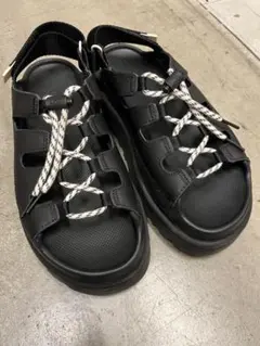 UGG サンダルGoldenglow Toggle 厚底