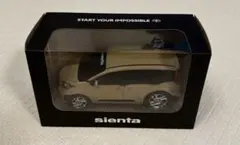 TOYOTA sienta プルバックカー