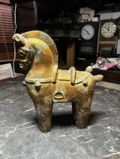 鉄製の馬 中国の唐時代の馬（唐馬） 日本の埴輪（はにわ）の馬を
