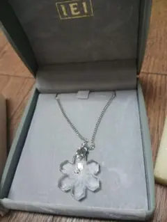 クリスタル×シルバー※雪の結晶風ネックレス