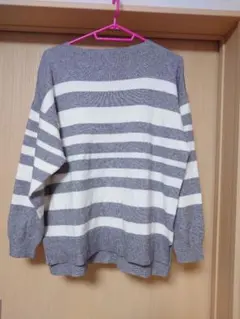 ikka グレーと白のストライプニット Lサイズ