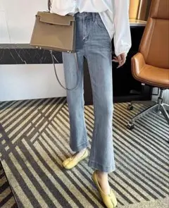 ライトブルーブーツカットデニム