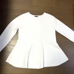 【未使用】INDIVI ペプラム袖カットソー 38 ホワイトのサムネイル