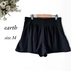 美品 earth フレアショートパンツ 黒 M 無地 ゴム 裏地付き 美脚319