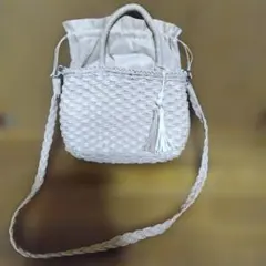 ベージュ 編み込みデザイン ショルダーバッグ