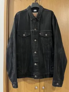 Item thumbnail for item e9a284a4-f13c-4d17-8656-a871bf74a06b