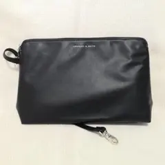 CHARLES & KEITH 大きめポーチ