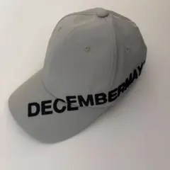 大人気完売品　早い者勝ち❣️　decembermayロゴ　キャップ　グレーのサムネイル