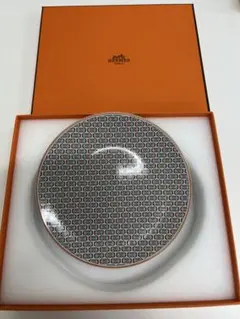 未使用品】HERMES エルメス シェーヌダンクル スクエアプレート 皿 箱