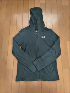 Under Armour フルジップパーカー 黒