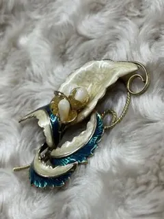 花と葉モチーフ ブローチ